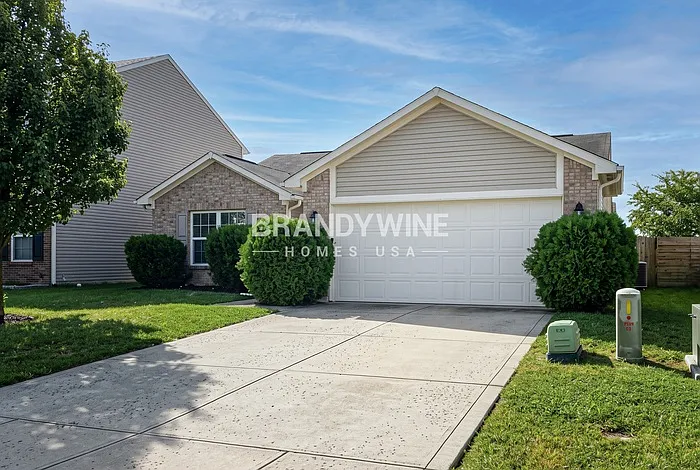 3 bed, 2.0 bath, 1383 sqft, $1,952 — Photo 2