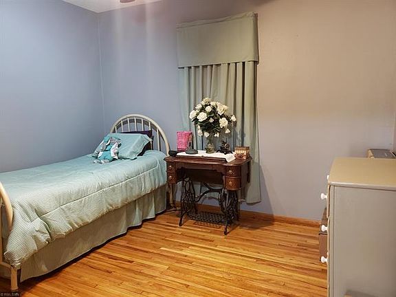5th image of 600 7th St NW