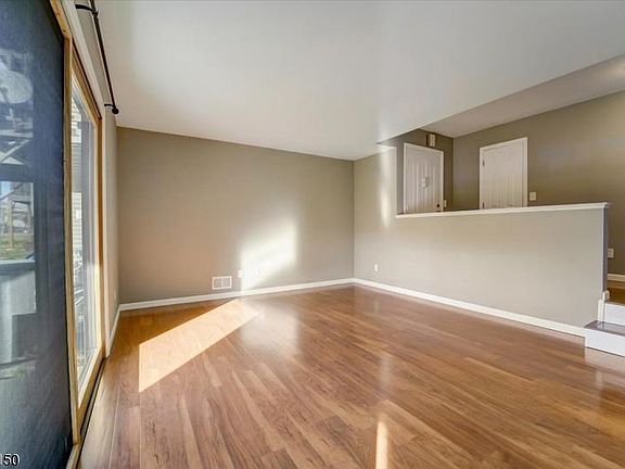 5th image of 1205 Spruce Hills Dr