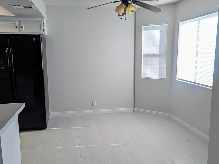 435 Mesa Blvd #202 — Photo 7