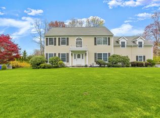 4 Christopher Ln, Norwalk, CT 06851