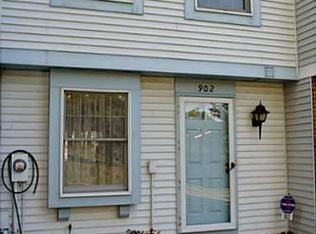 902 Bonnie Brae Dr, Coraopolis, PA