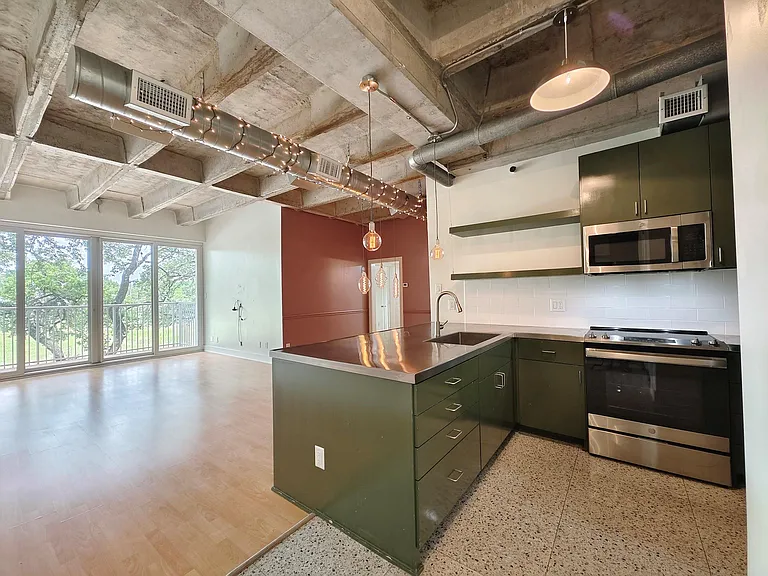 3614 Montrose Blvd #203 — Photo 4