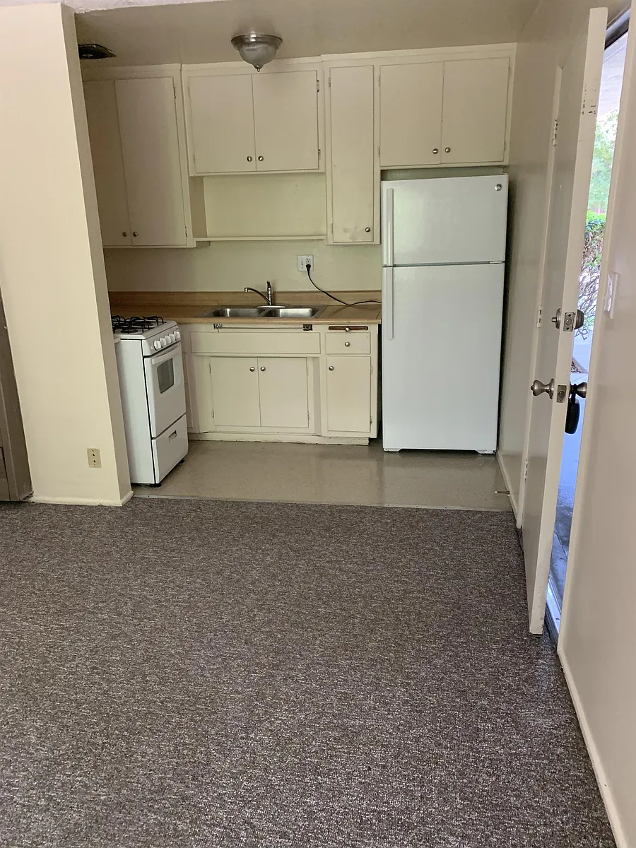 Photo 1 of 8 - 690 Brizzolara St #18 - San Luis Obispo, CA Primary Photo - 690 Brizzolara St #18