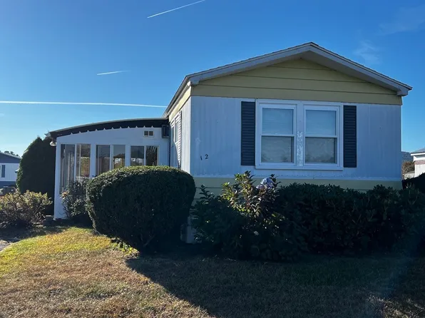 12 1st Ave, Westfield, MA 01085