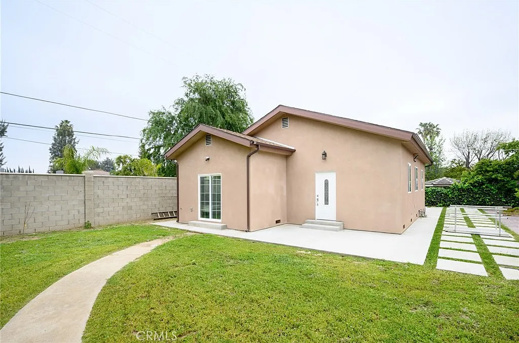 2 bed, 2.5 bath, 1200 sqft, $3,100 — Photo 2