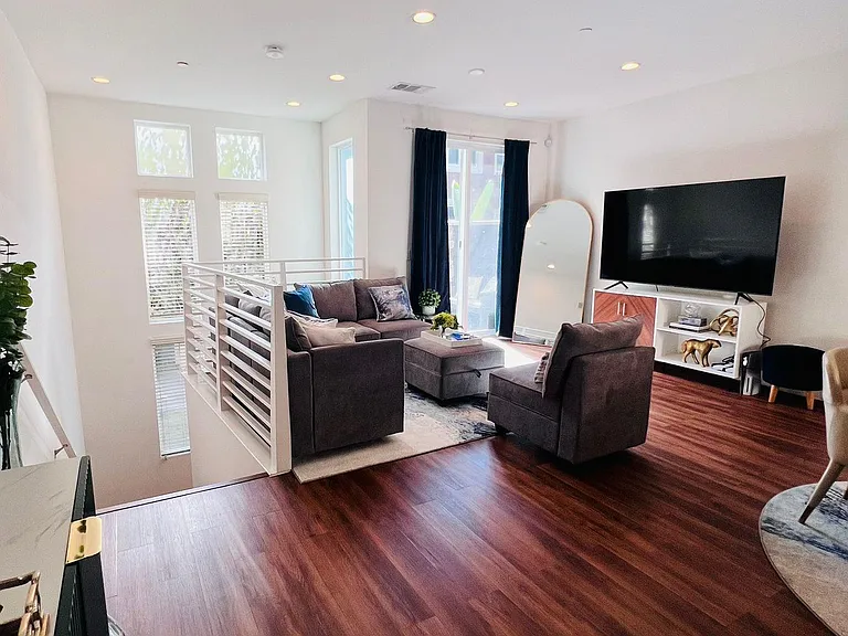 7855 Modern Oasis Dr — Photo 4