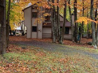 8902 Deerfield Rd, Tobyhanna, PA 18466