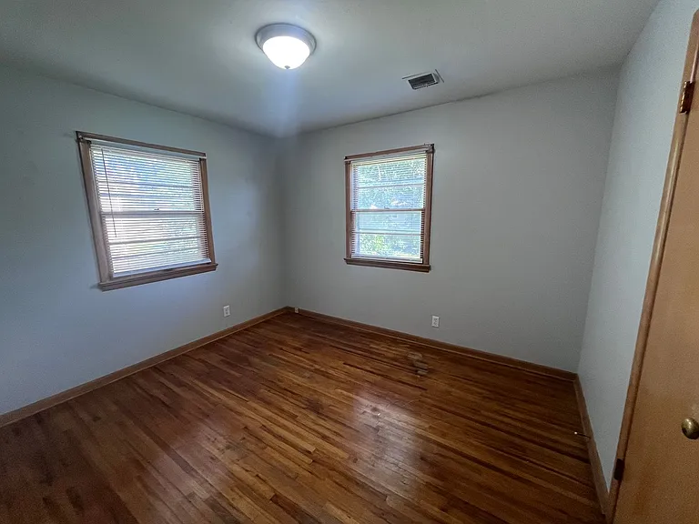 1803 W Dallas St — Photo 11
