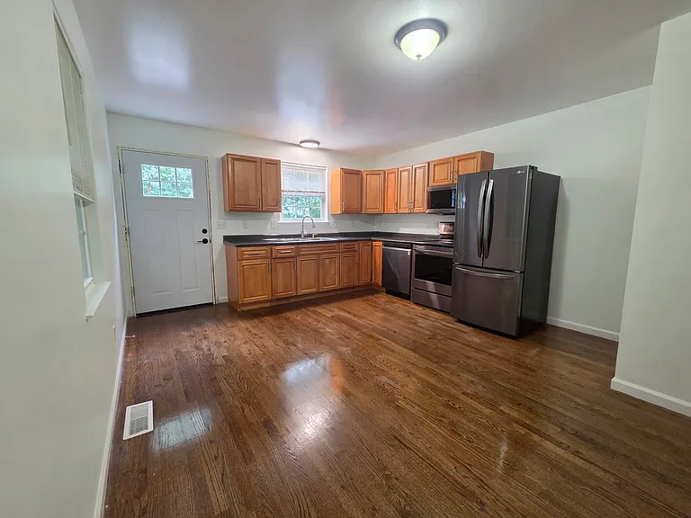 5 Stone Ave #1 — Photo 6