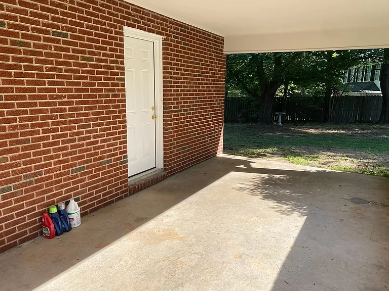 715 Scott Dr — Photo 16
