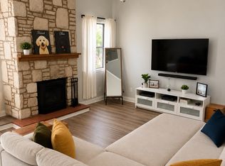 8555 Echo Creek Ln, San Antonio, TX 78240