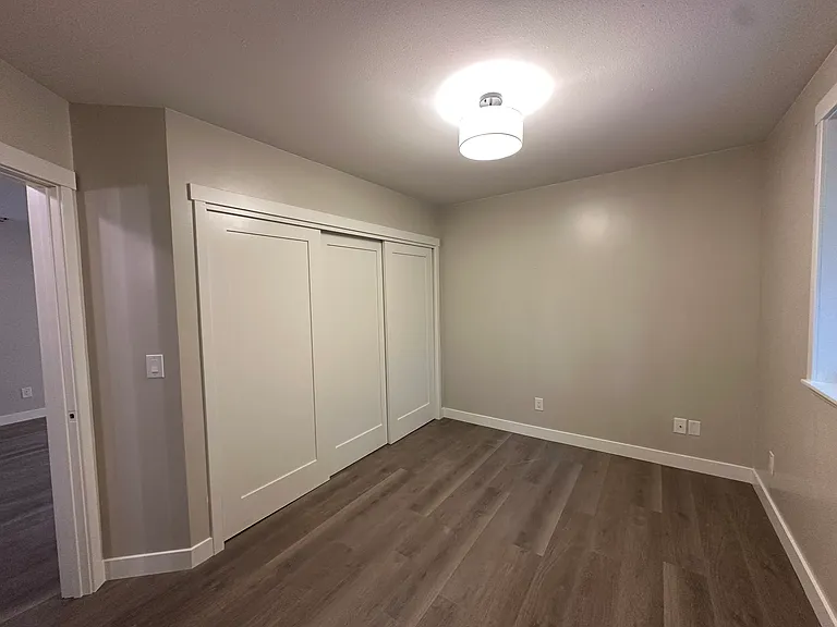 1223 Miller Ave NE — Photo 32