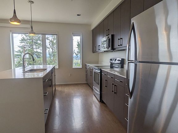 5th image of 3939 SW View Point Ter APT 2C