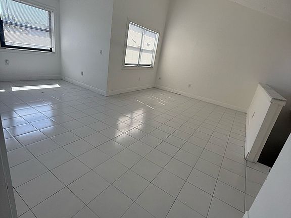 5th image of 10286 NW 9th Street Cir APT 204