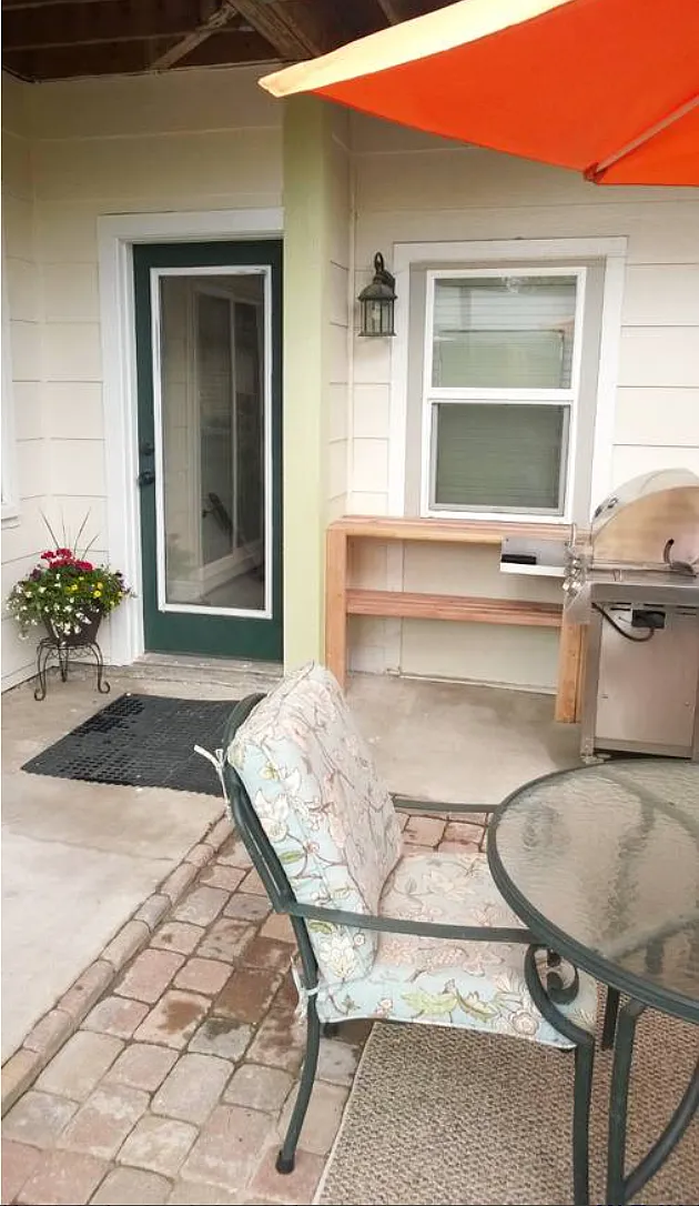 5949 S Bemis St — Photo 1