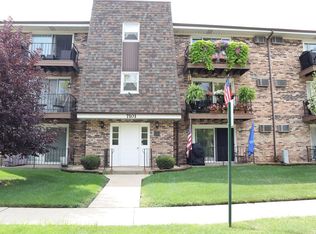 7101 98th St APT 102, Chicago Ridge, IL 60415