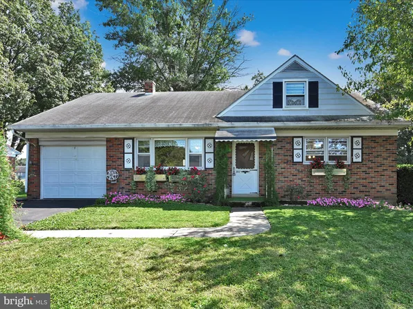 204 Phillip Dr, Myerstown, PA 17067