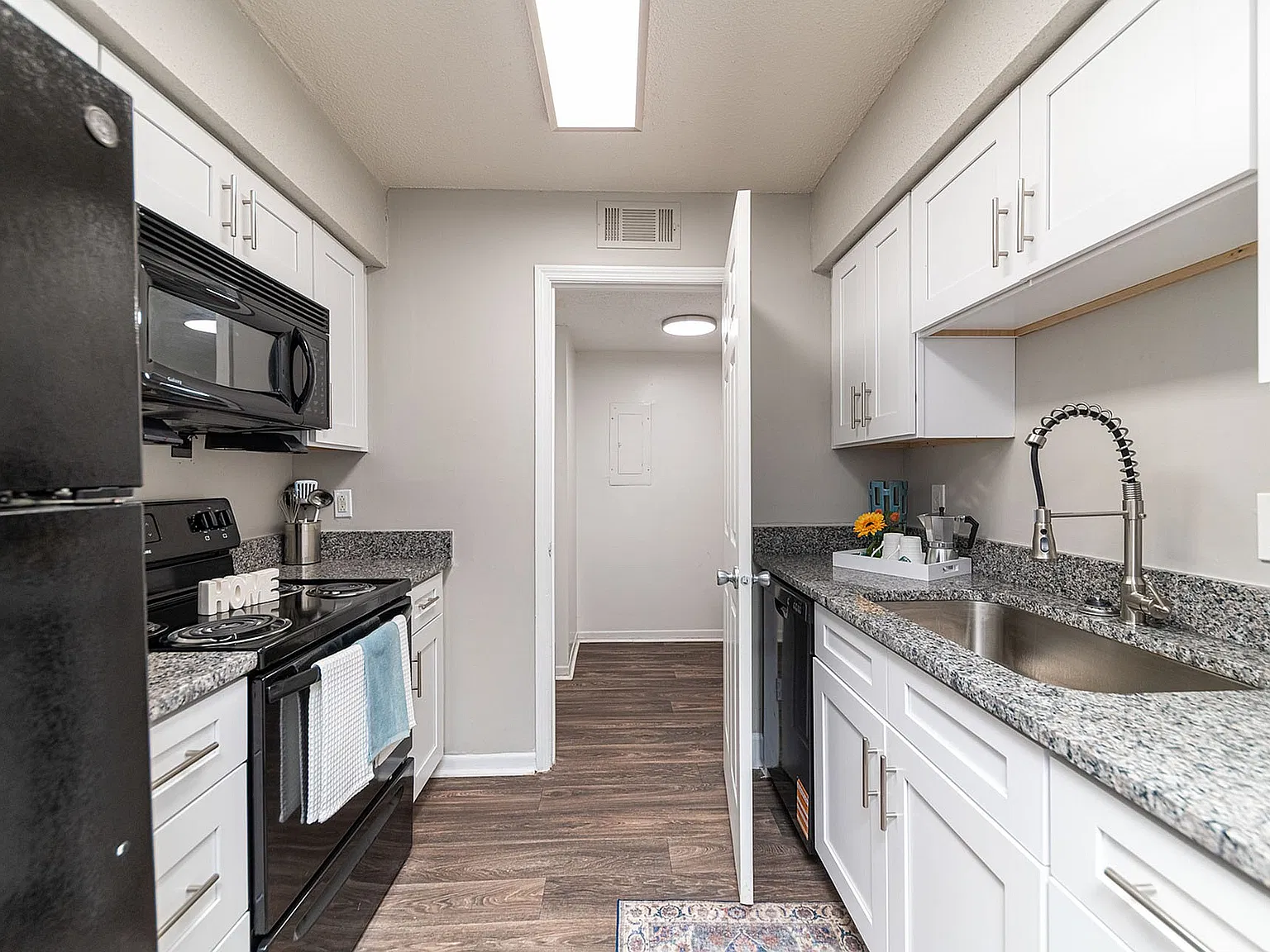 Brookhaven Apartments — Photo 4