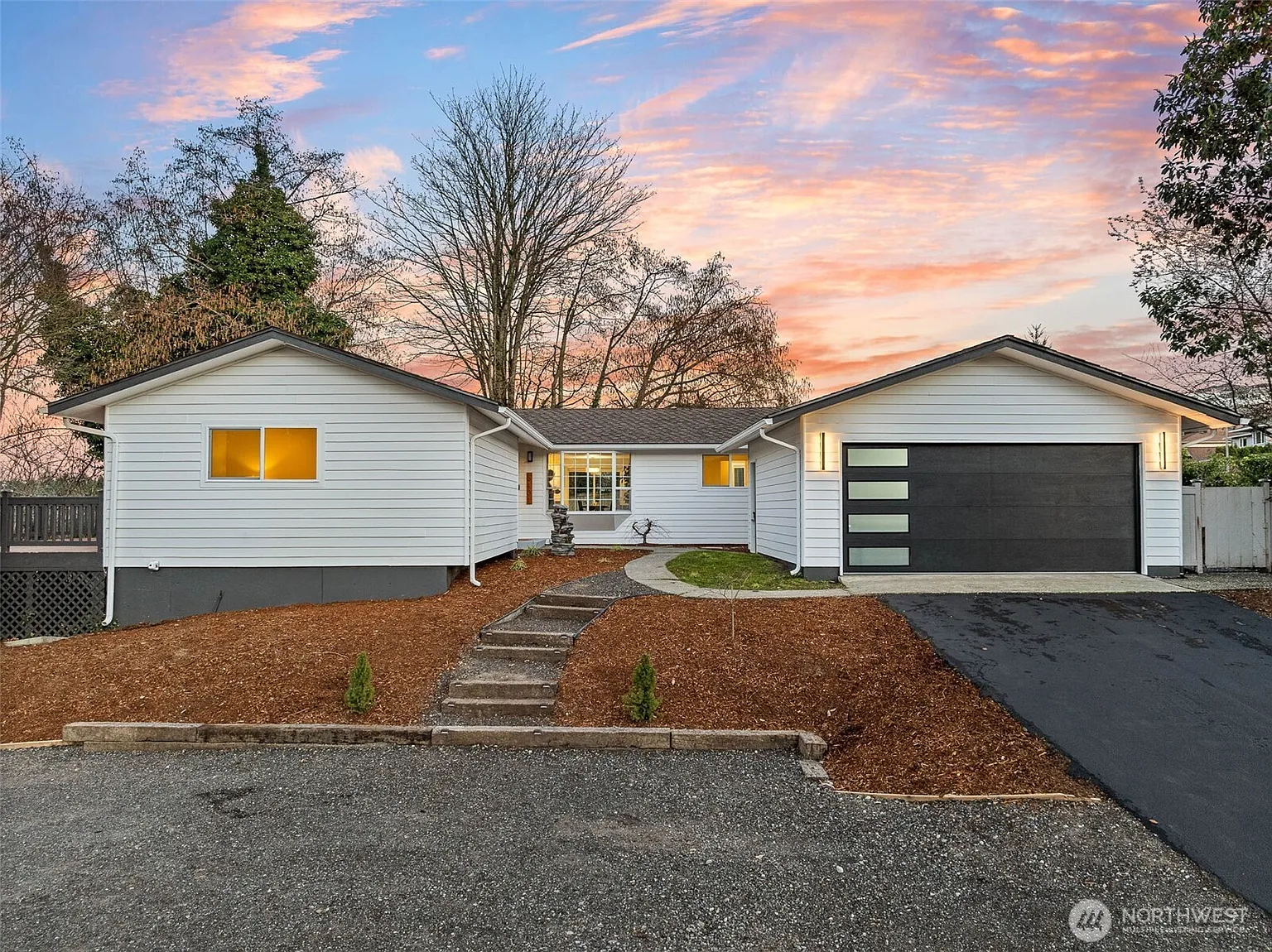 6101 Agnes Road NE photo 1