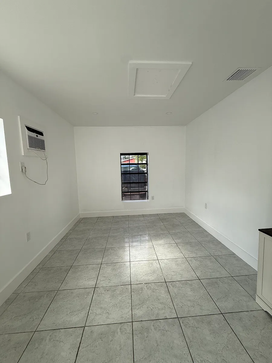 Building Photo - 9384 SW 184th Ter