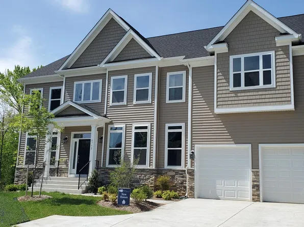 8732 Lukens Ln, Alexandria, VA 22309