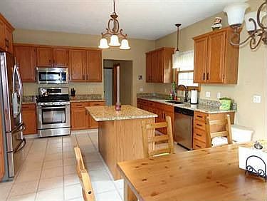3rd image of 3795 Cornell Dr