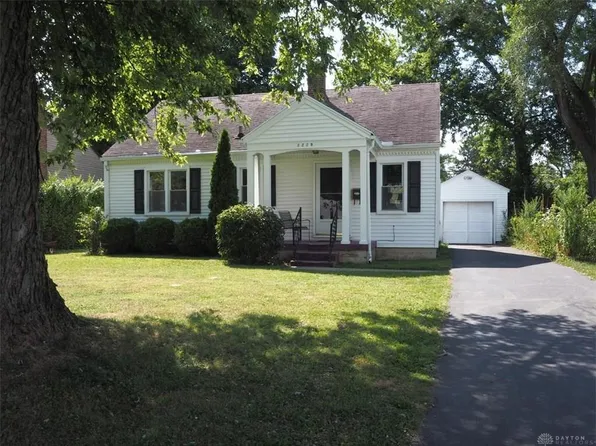 2229 S Yellow Springs St, Springfield, OH 45506