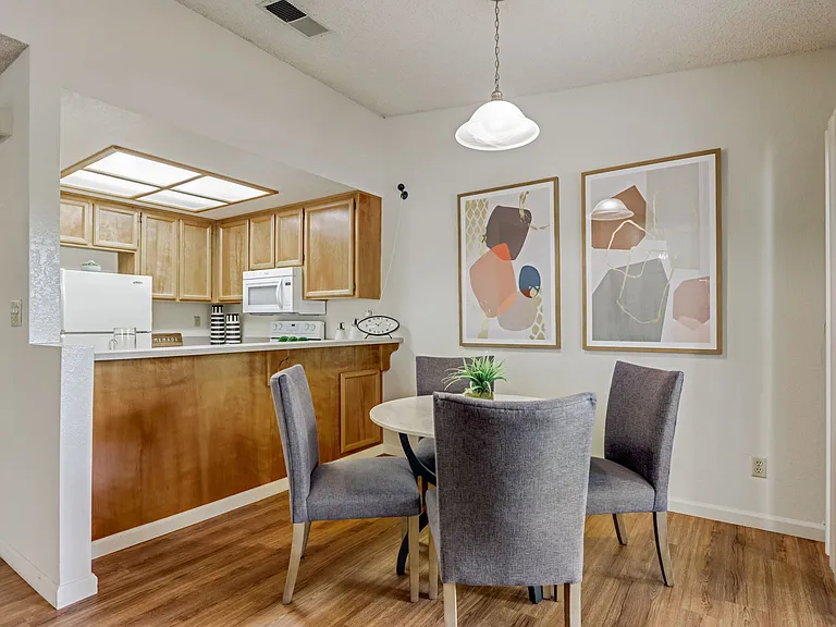 Ardenwood Forest Rental Condos — Photo 9