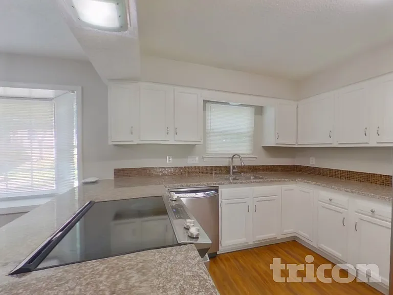 8339 Mission Hills Rd — Photo 7
