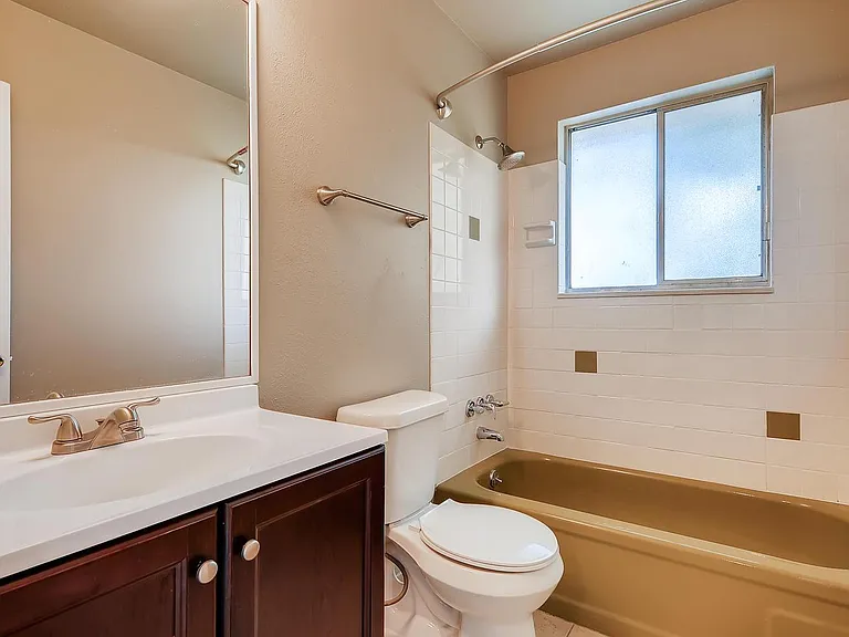 3940 Hoyt Ct — Photo 14