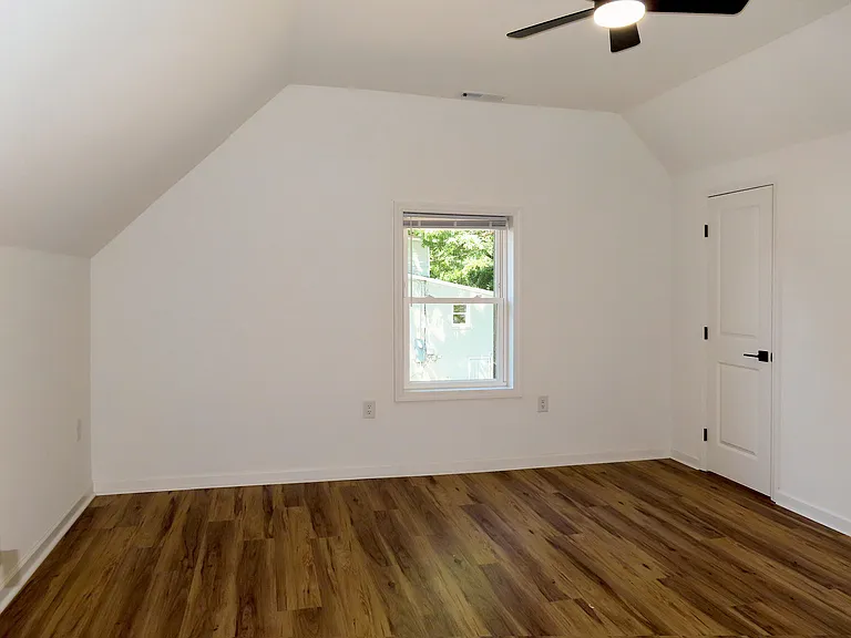 527 Cornelius St — Photo 14