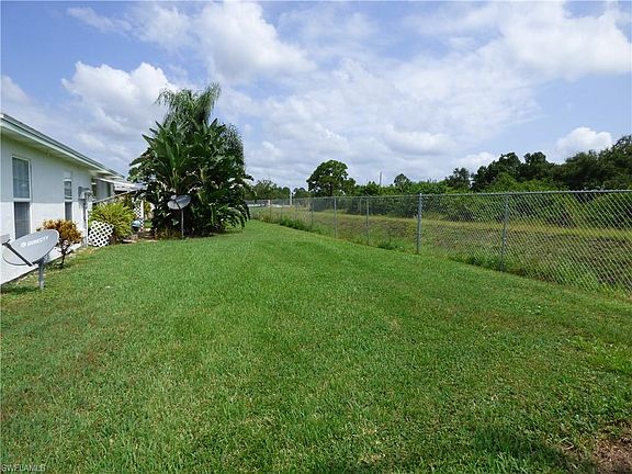 5th image of 26 Heath Aster Ln