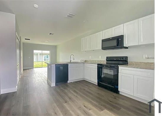 3rd image of 9217 Tacoma Ave #9217