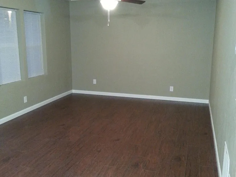 406 S Adams Ave — Photo 2