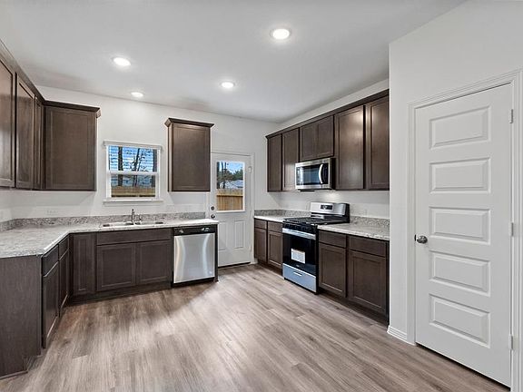 4th image of 21109 Voyage Ln