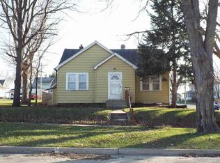 1102 Wellington St, Waterloo, IA 50702