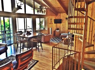 1188 Canyon Rd, Fawnskin, CA 92333