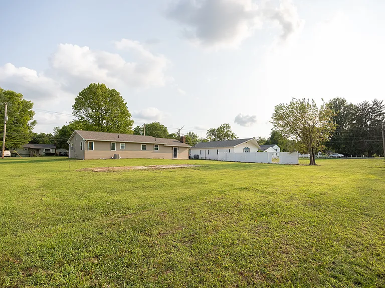1574 Dyer Rd — Photo 49