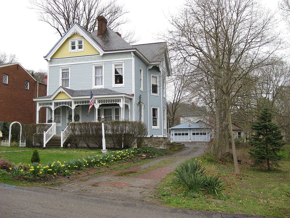 1st image of 901 Charles St