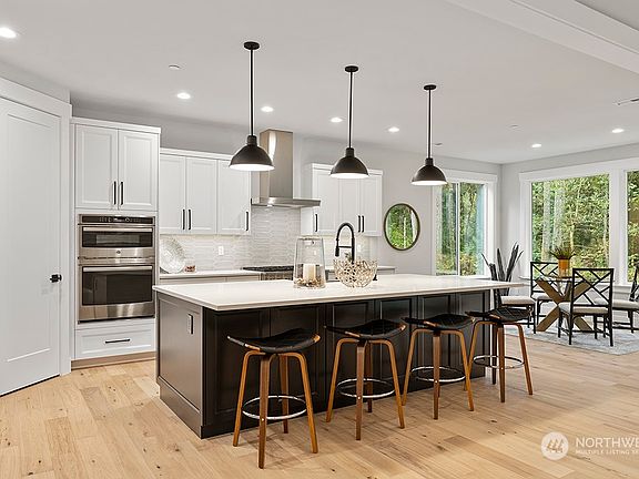 3rd image of 3722 114th Street NW