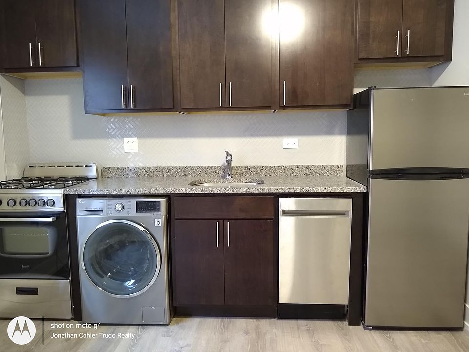 2nd image of 429 W Belden Ave APT B103