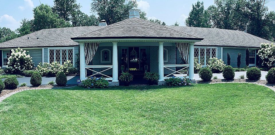 1st image of 15 Clayton Hills Ln