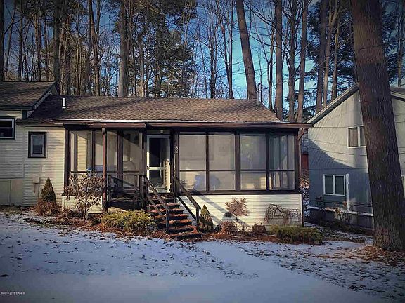 4th image of 32 N Island Dr