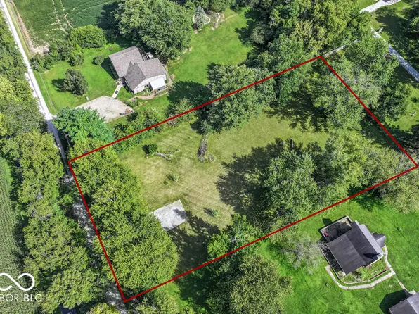 1479 E Cedar Thorn Dr, Shelbyville, IN 46176