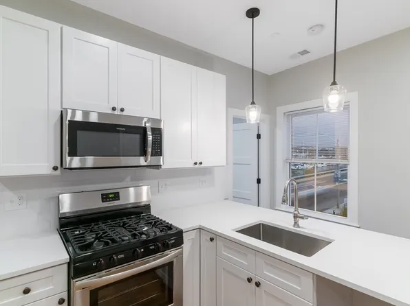 471 Meridian St #4B, Boston, MA 02128