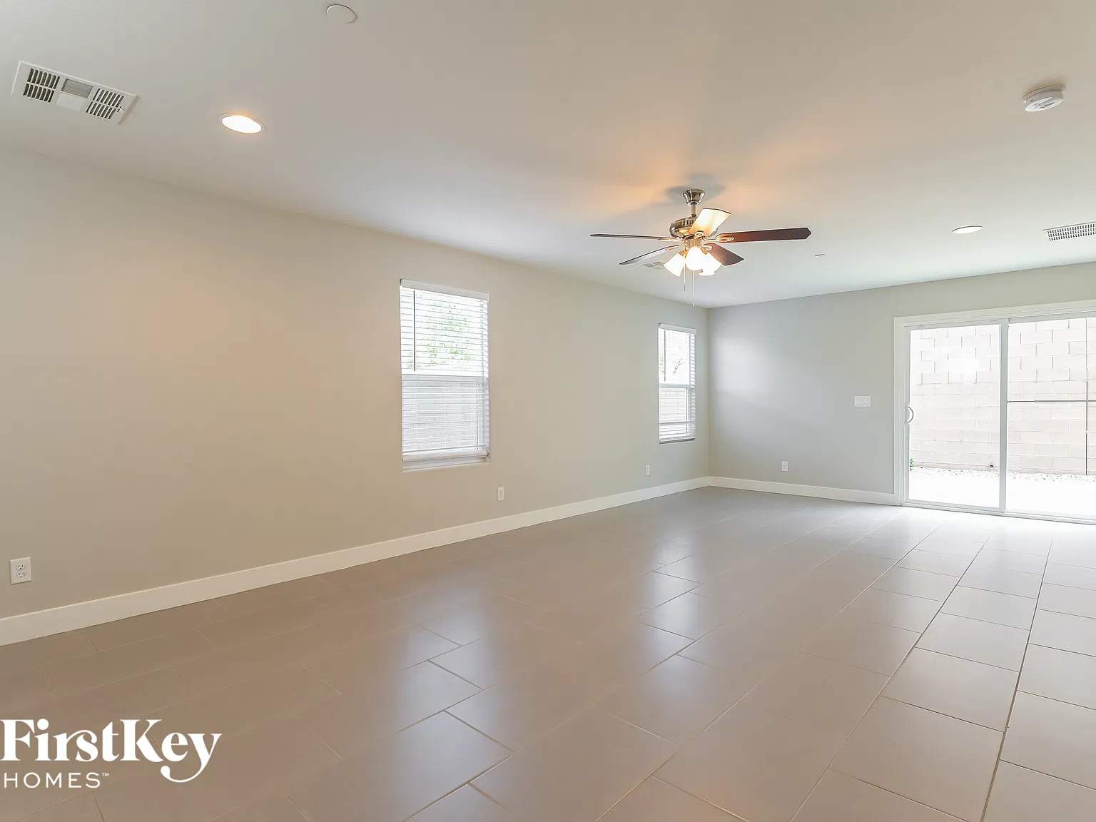 3 bed, 2.5 bath, 2066 sqft, $2,620 — Photo 3
