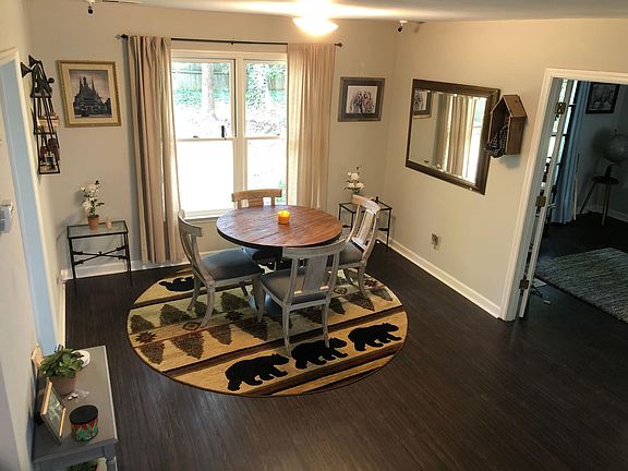 5th image of 930 Litchfield Pl