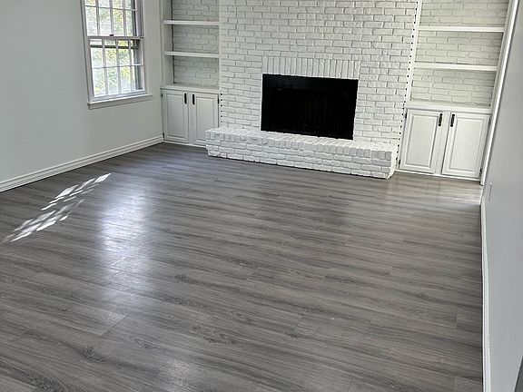 3rd image of 1733 W 73rd Pl
