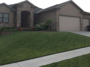 9019 S 72nd St, Lincoln, NE 68516